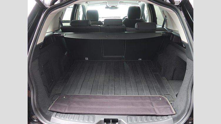 2019 認定中古車 Land Rover Discovery Sport サントリーニブラック D180 AWD（オートマチック） 標準ホイールベース ディスカバリー スポーツ