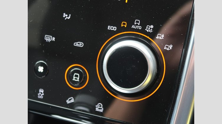 2019 認定中古車 Land Rover Discovery Sport サントリーニブラック D180 AWD（オートマチック） 標準ホイールベース ディスカバリー スポーツ