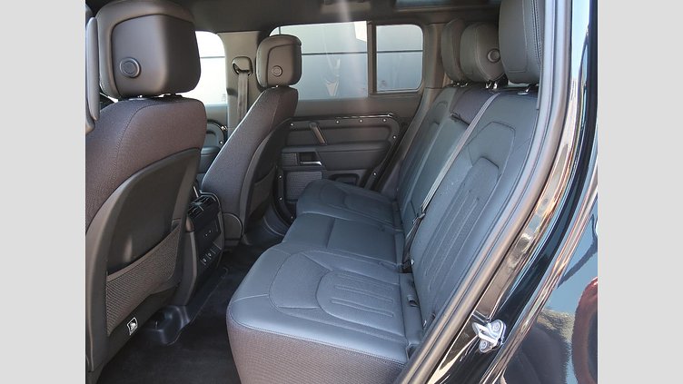 2022 認定中古車 Land Rover Defender 110 サントリーニブラック D300 AWD（AT） X