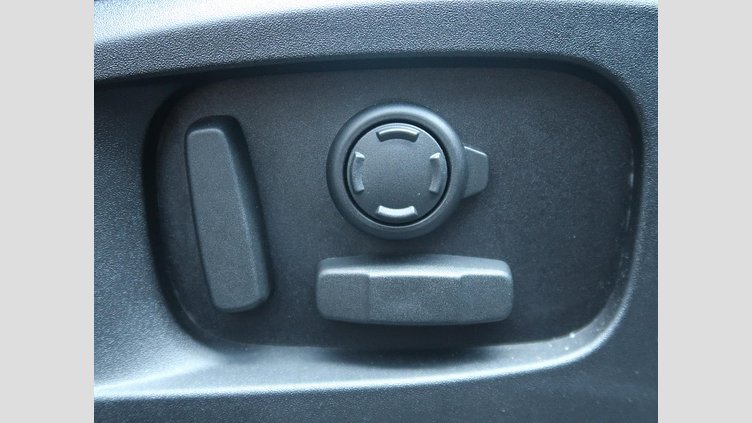 2022 認定中古車 Land Rover Defender 110 サントリーニブラック D300 AWD（AT） X