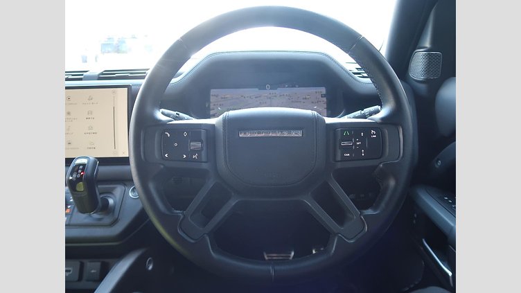 2022 認定中古車 Land Rover Defender 110 サントリーニブラック D300 AWD（AT） X
