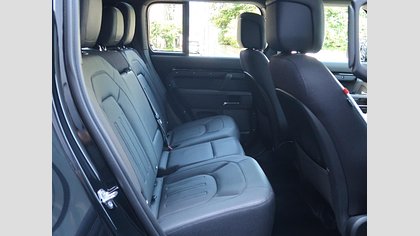 Defender 110 13