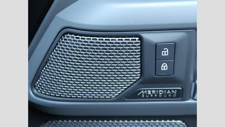 2022 認定中古車 Land Rover Defender 110 サントリーニブラック D300 AWD（AT） X