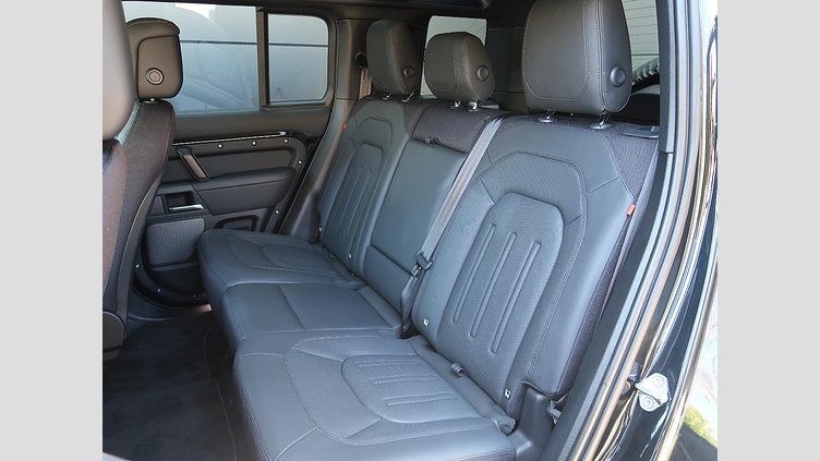 2022 認定中古車 Land Rover Defender 110 サントリーニブラック D300 AWD（AT） X