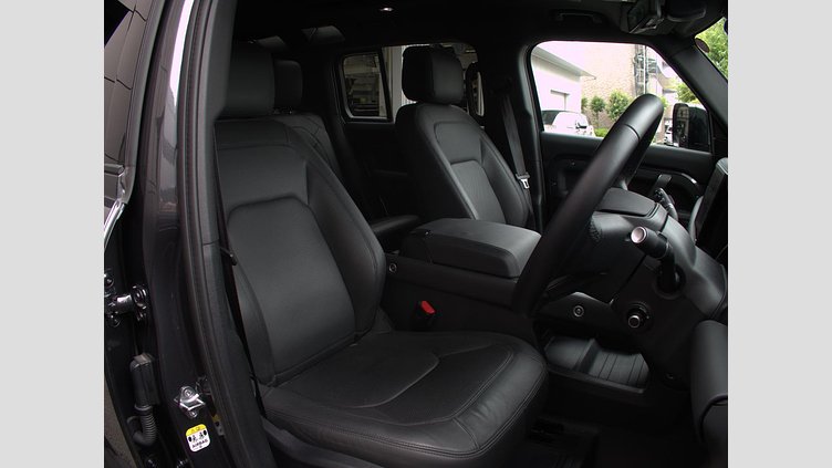 2024 認定中古車 Land Rover Defender 110 カルパチアングレイ D350 ディーゼルマイルドハイブリッド X-Dynamic HSE