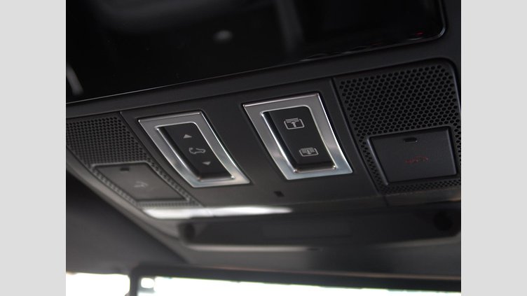 2024 認定中古車 Land Rover Defender 110 カルパチアングレイ D350 ディーゼルマイルドハイブリッド X-Dynamic HSE