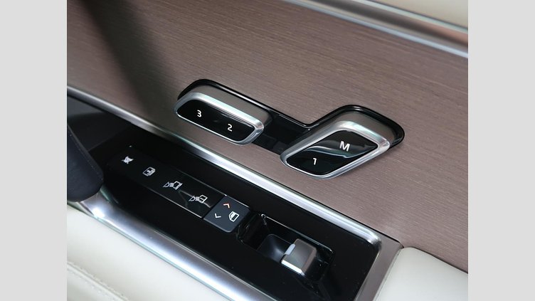 2025 認定中古車 Land Rover Range Rover サントリーニブラック D350 AWD MHEV（AT） スタンダードホイールベース Autobiography