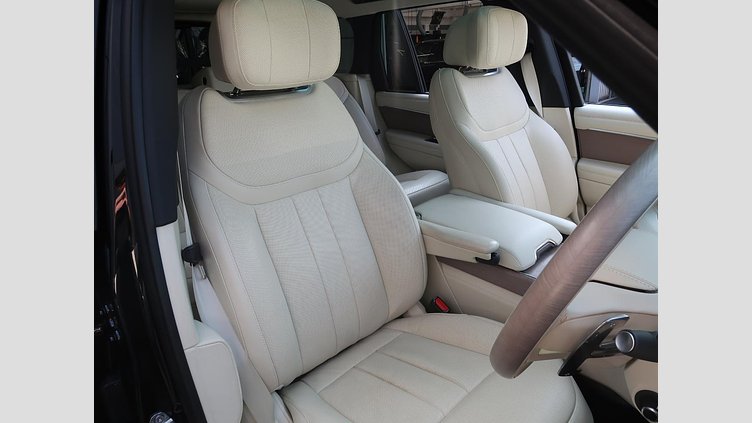 2025 認定中古車 Land Rover Range Rover サントリーニブラック D350 AWD MHEV（AT） スタンダードホイールベース Autobiography