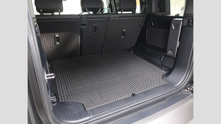 2023 認定中古車 Land Rover Defender 110 カルパチアングレイ D300 AWD（AT） X-DYNAMIC SE