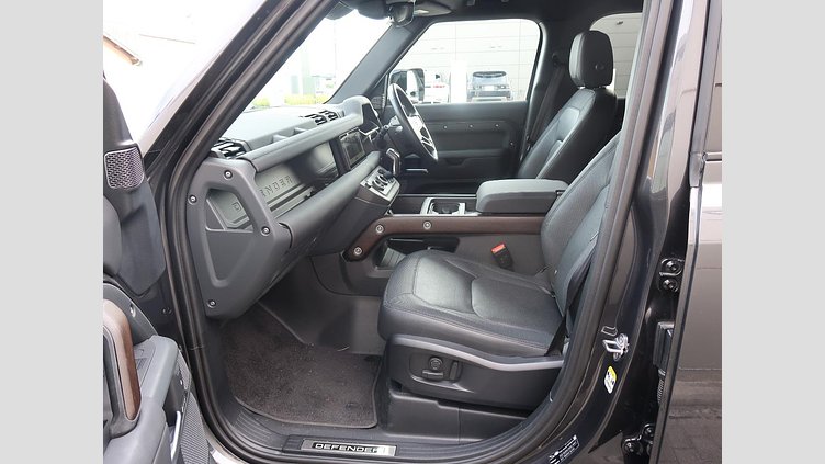 2023 認定中古車 Land Rover Defender 110 カルパチアングレイ D300 AWD（AT） X-DYNAMIC SE