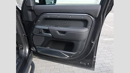Defender 110 73