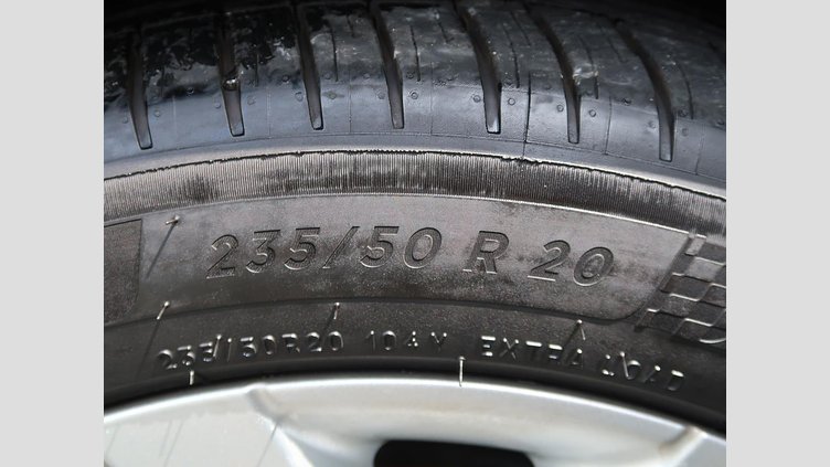 2021 認定中古車 Land Rover Range Rover Evoque Santorini Black 2.0 litre i4P​ S