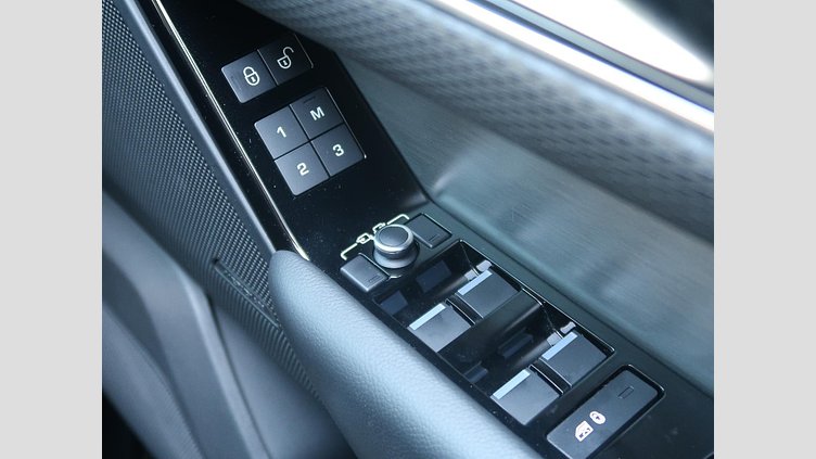 2018 認定中古車 Land Rover Range Rover Velar サントリーニブラック P250 R-DYNAMIC S