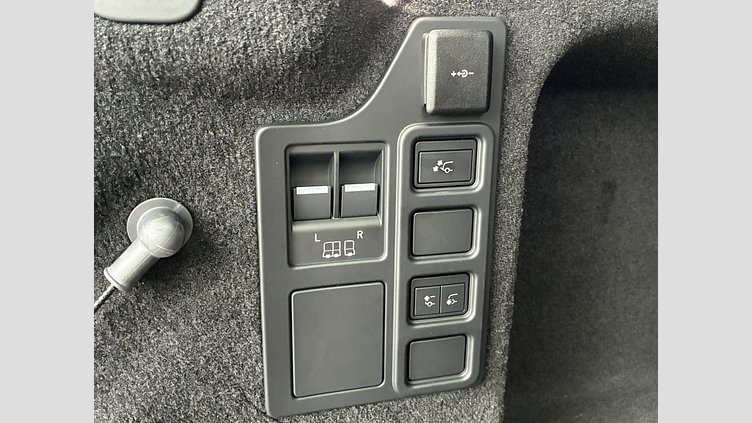 2025 認定中古車 Land Rover Discovery Lantau Bronze 3.0 litre i6D​ Dynamic HSE