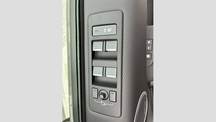 2025 認定中古車 Land Rover Discovery Lantau Bronze 3.0 litre i6D​ Dynamic HSE