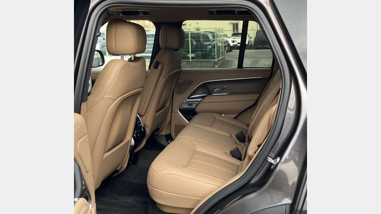 2024 認定中古車 Land Rover Range Rover シャラントグレイ D300 AWD MHEV（AT） スタンダードホイールベース HSE