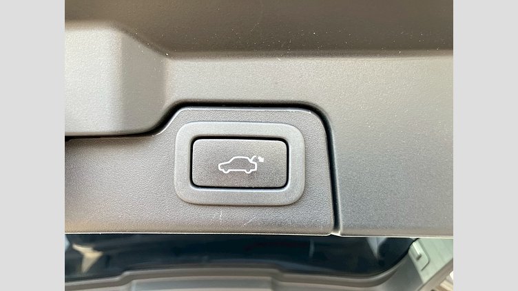 2017 認定中古車 Land Rover Range Rover Evoque Fuji White 2.0 litre Si4 Petrol  FREESTYLE (SE)