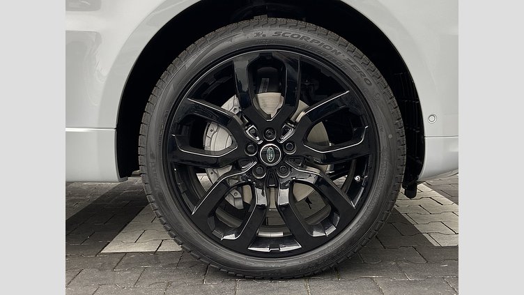 2020 JAZDENÉ VOZIDLÁ Land Rover Range Rover Sport Yulong White 3.0D SDV6 306 PS AWD Auto                                    HSE Dynamic