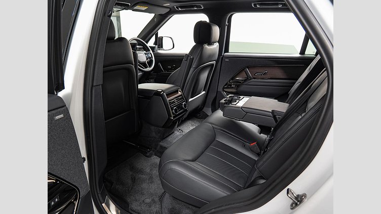2023 認定中古車 Land Rover Range Rover Sport フジホワイト D300マイルドハイブリッド スタンダードホイールベース Dynamic HSE