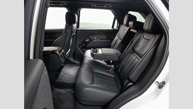 2023 認定中古車 Land Rover Range Rover Sport フジホワイト D300マイルドハイブリッド スタンダードホイールベース Dynamic HSE