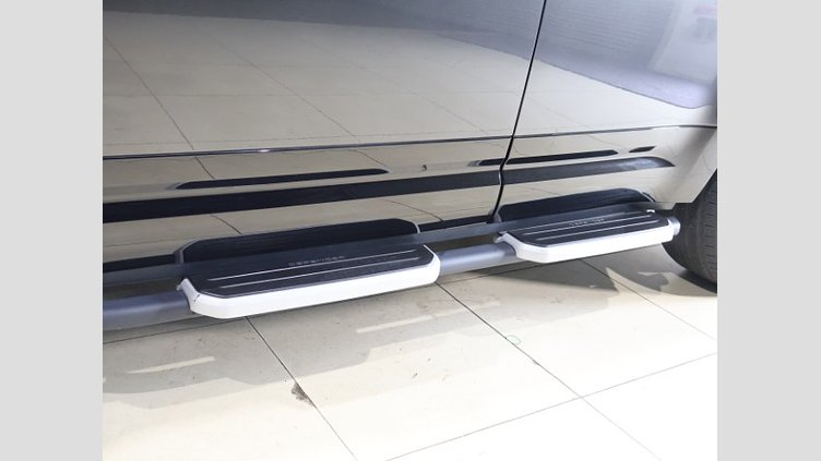 2023 認定中古車 Land Rover Defender 110 Carpathian Grey 3.0 litre i6D​ 110X D300