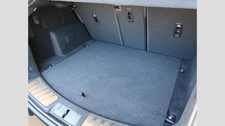 2024 認定中古車 Jaguar E-Pace Santorini Black 2.0 litre i4D​ R-Dynamic SE D200