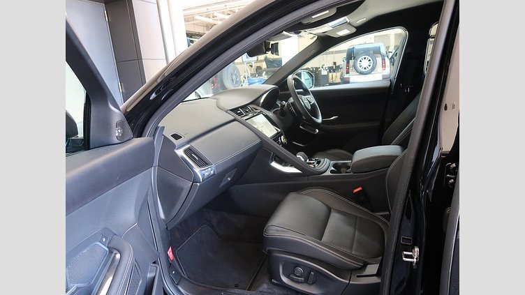 2024 認定中古車 Jaguar E-Pace Santorini Black 2.0 litre i4D​ R-Dynamic SE D200