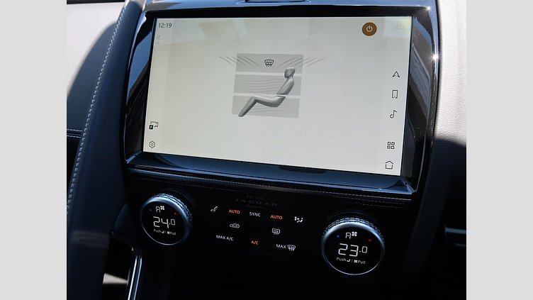 2024 認定中古車 Jaguar E-Pace Santorini Black 2.0 litre i4D​ R-Dynamic SE D200