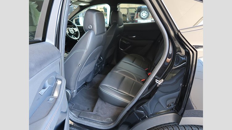 2024 認定中古車 Jaguar E-Pace Santorini Black 2.0 litre i4D​ R-Dynamic SE D200