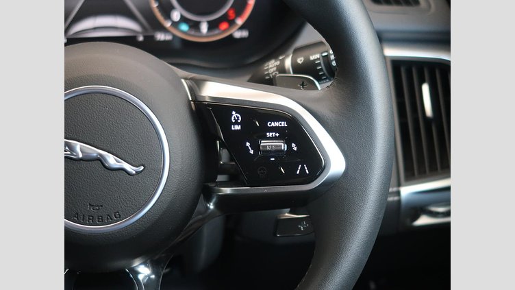 2024 認定中古車 Jaguar E-Pace Santorini Black 2.0 litre i4D​ R-Dynamic SE D200