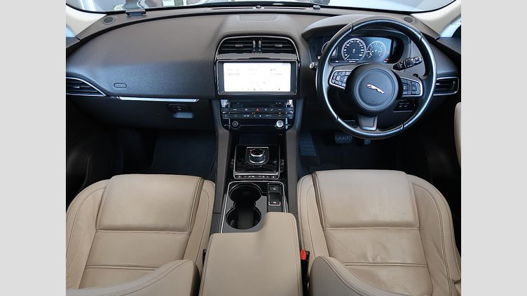 2016 認定中古車 Jaguar F-Pace British Racing Green ディーゼル プレステージ