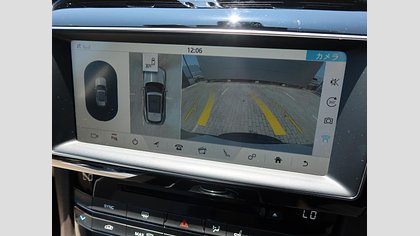 F-Pace 64
