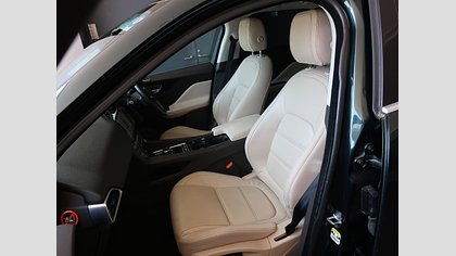 F-Pace 66