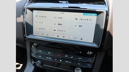 F-Pace 61