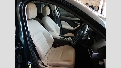 F-Pace 25