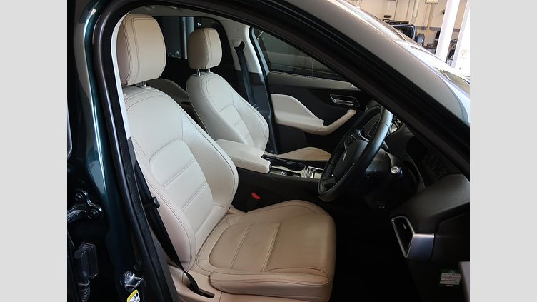 2016 認定中古車 Jaguar F-Pace British Racing Green ディーゼル プレステージ