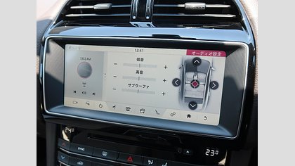 F-Pace 19