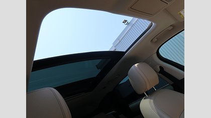 F-Pace 41