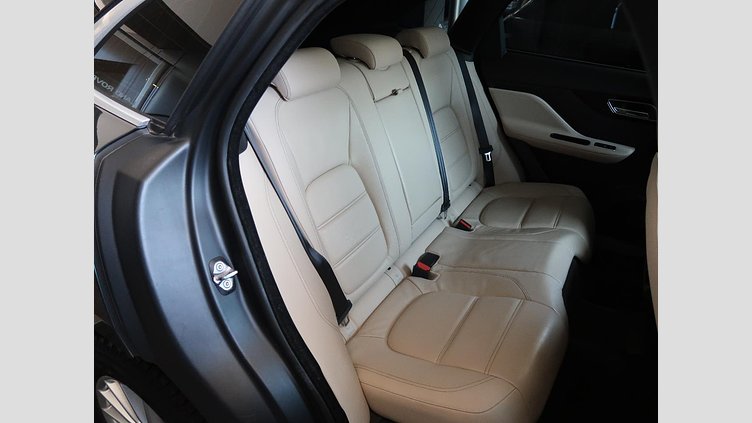 2016 認定中古車 Jaguar F-Pace British Racing Green ディーゼル プレステージ