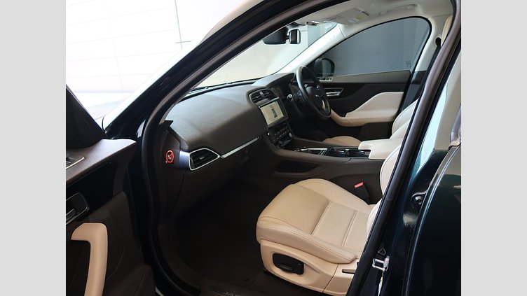 2016 認定中古車 Jaguar F-Pace British Racing Green ディーゼル プレステージ