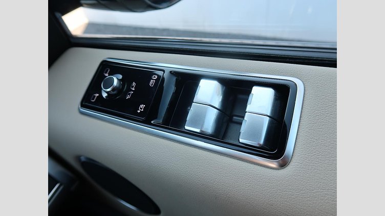 2021 認定中古車 Land Rover Range Rover Sport Santorini Black 3.0 litre i6D​ SE 300PS