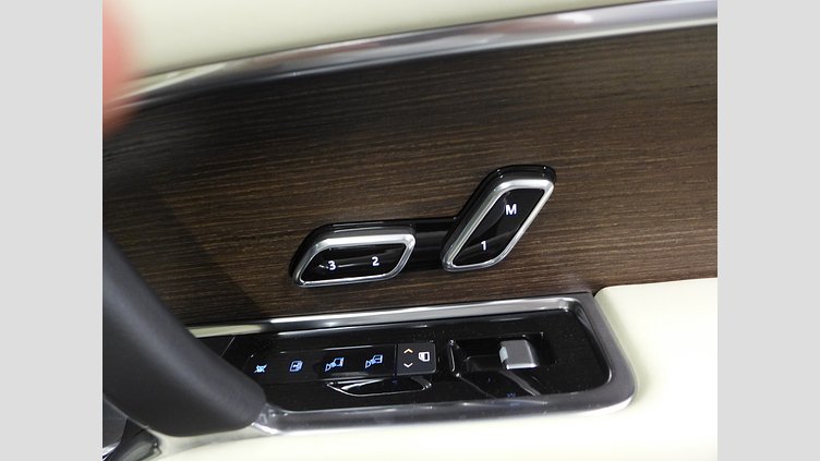 2023 認定中古車 Land Rover Range Rover Charente Grey D300 Autobiography