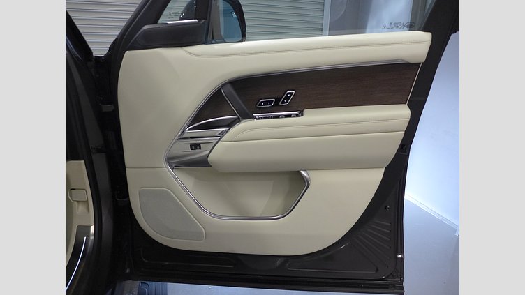 2023 認定中古車 Land Rover Range Rover Charente Grey D300 Autobiography