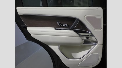 Range Rover 37