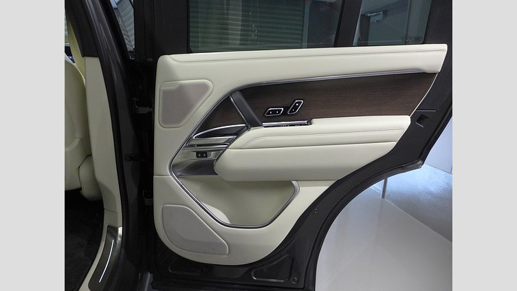 2023 認定中古車 Land Rover Range Rover Charente Grey D300 Autobiography