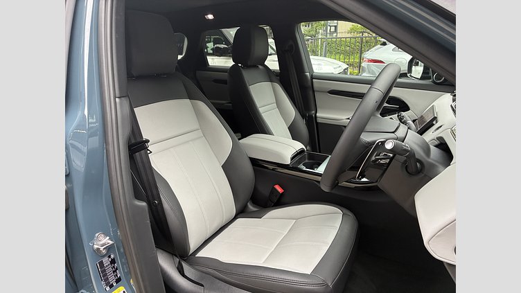 2025 認定中古車 Land Rover Range Rover Evoque トライベッカブルー プラグインハイブリッド（ガソリン） SWB DYNAMIC SE