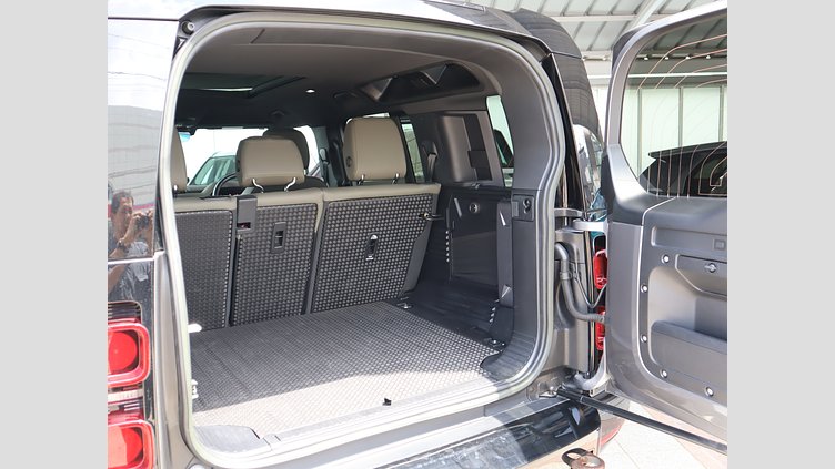 2023 認定中古車 Land Rover Defender 110 アイガーグレイ D300 AWD（AT） X-DYNAMIC SE