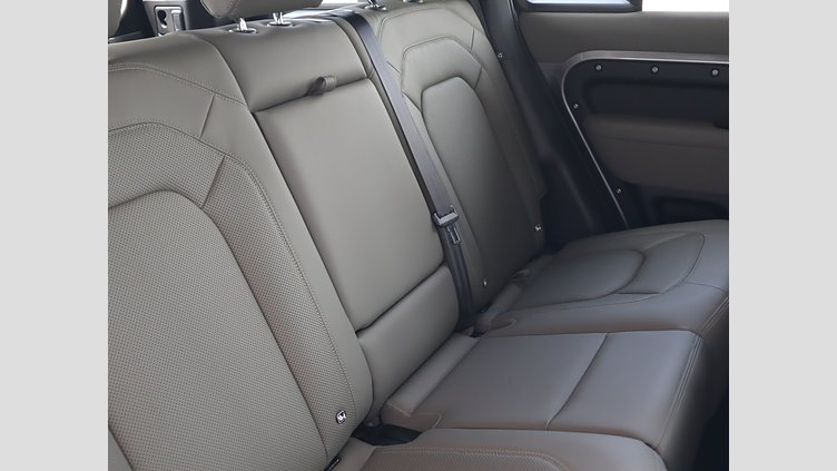 2023 認定中古車 Land Rover Defender 110 アイガーグレイ D300 AWD（AT） X-DYNAMIC SE