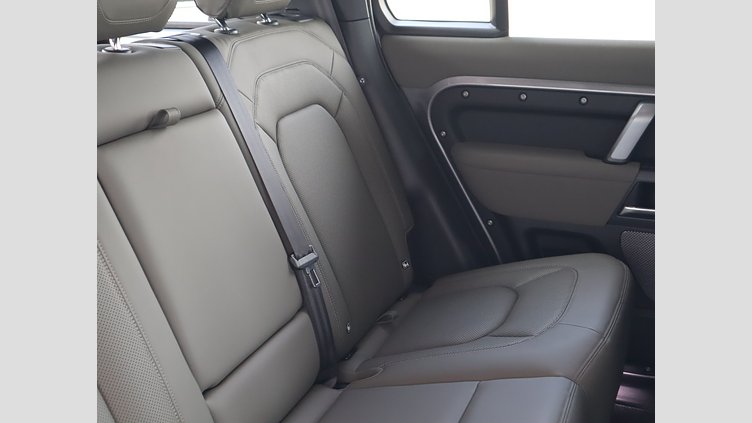 2023 認定中古車 Land Rover Defender 110 アイガーグレイ D300 AWD（AT） X-DYNAMIC SE