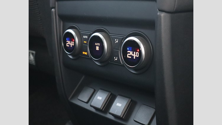 2023 認定中古車 Land Rover Defender 110 アイガーグレイ D300 AWD（AT） X-DYNAMIC SE